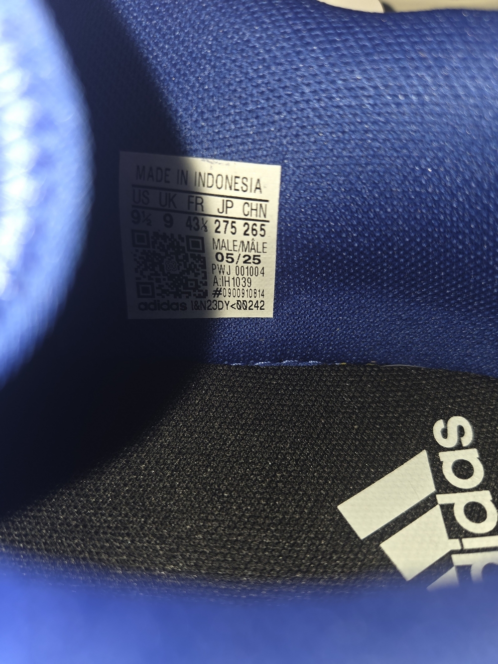 Adidas Blue Suede Campus-Style Sneakers with White Stripes - Picture 5 of 5